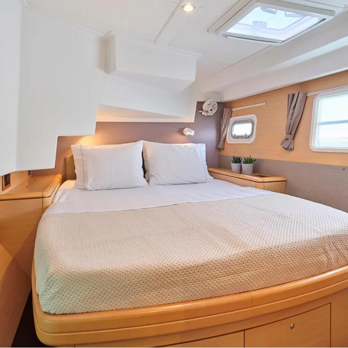 Sophia | Lagoon 50 photo 5