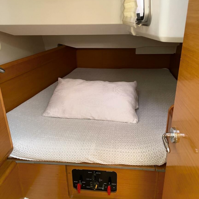 Olga | Sun Odyssey 439 photo 12