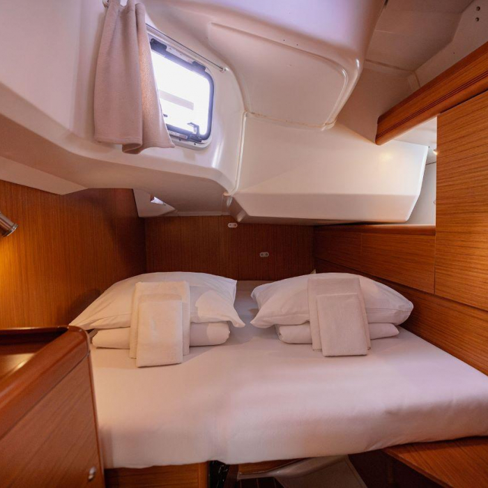 Ana B. | Sun Odyssey 49i photo 14