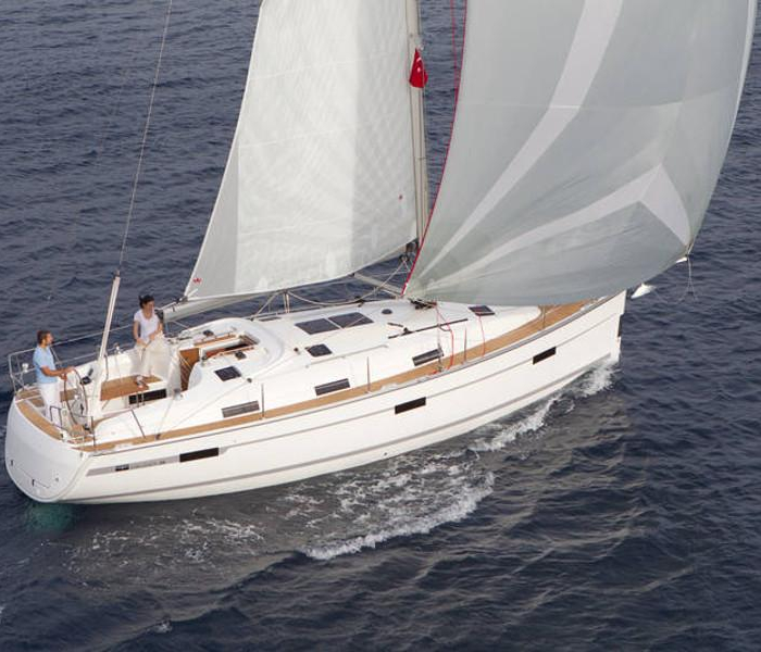 Kathy Cool | Bavaria Cruiser 36 photo 2
