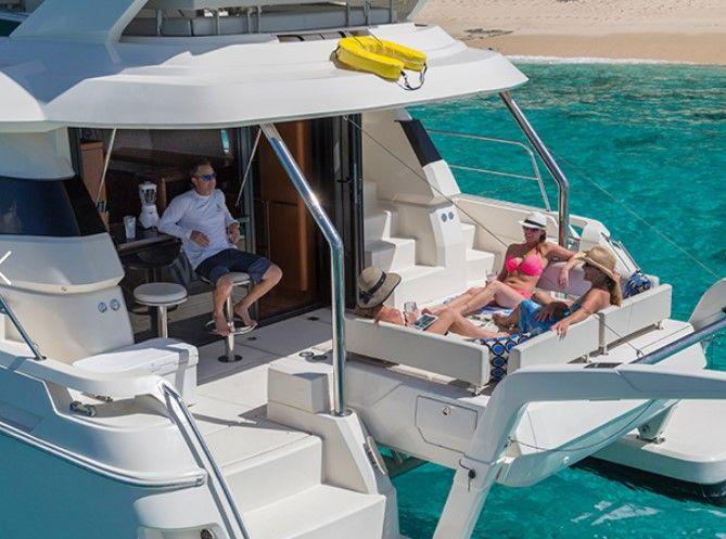 Jewel Box | Aquila 44 photo 3