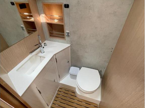 Donuha | Bavaria C42 photo 4