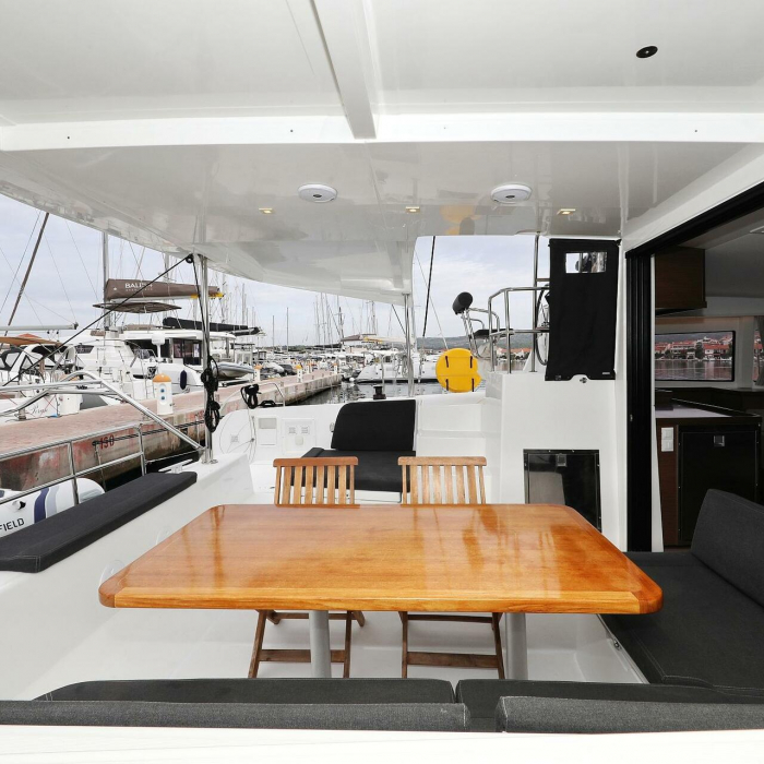 Air Wave | Lagoon 42 photo 13