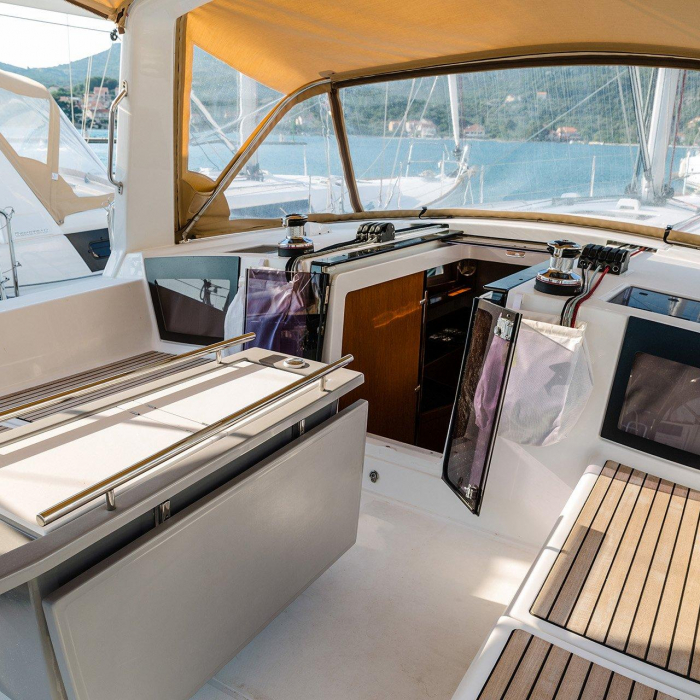 Mambo 1 | Oceanis 45 photo 5