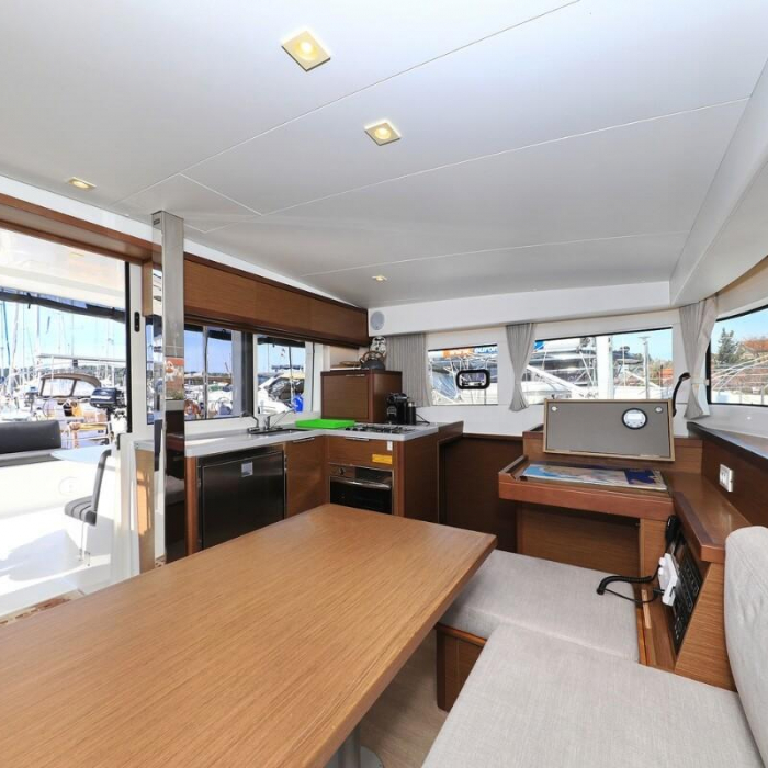 Liquid Spirit | Lagoon 40 photo 9