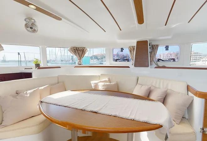 Why Knot | Lagoon 380 S2 photo 9