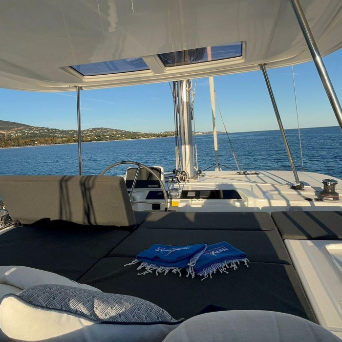 M & M | Lagoon 46 photo 3