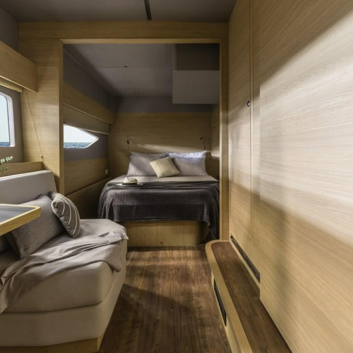 By My Side | Aquila 54 photo 7