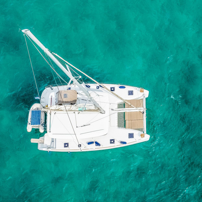 Christina S | Lagoon 400 S2 photo 3