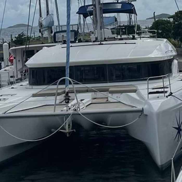 Bottoms up | Lagoon 50 photo 3