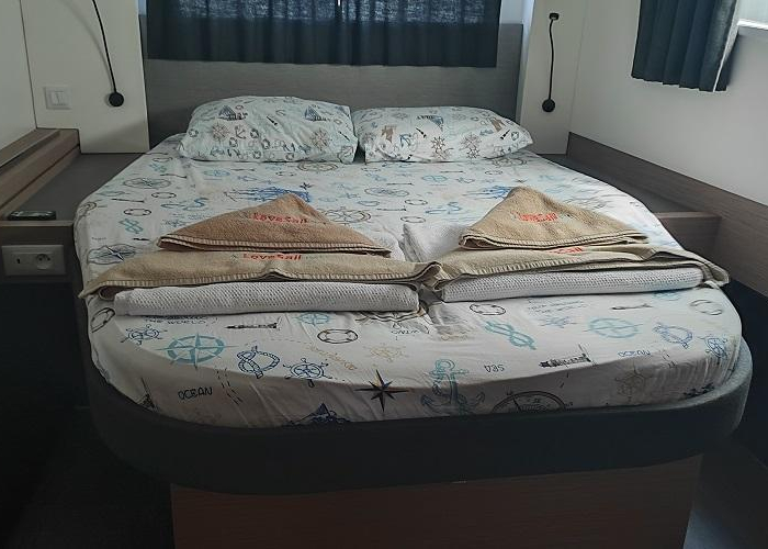 Gloria | Astrea 42 photo 13