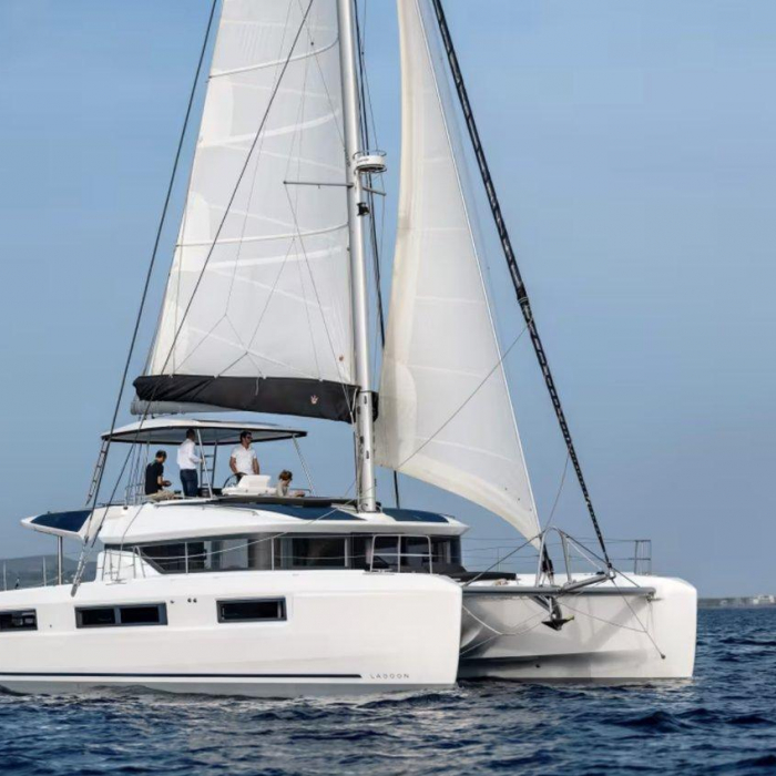 Arctic Dream | Lagoon 51 photo 1