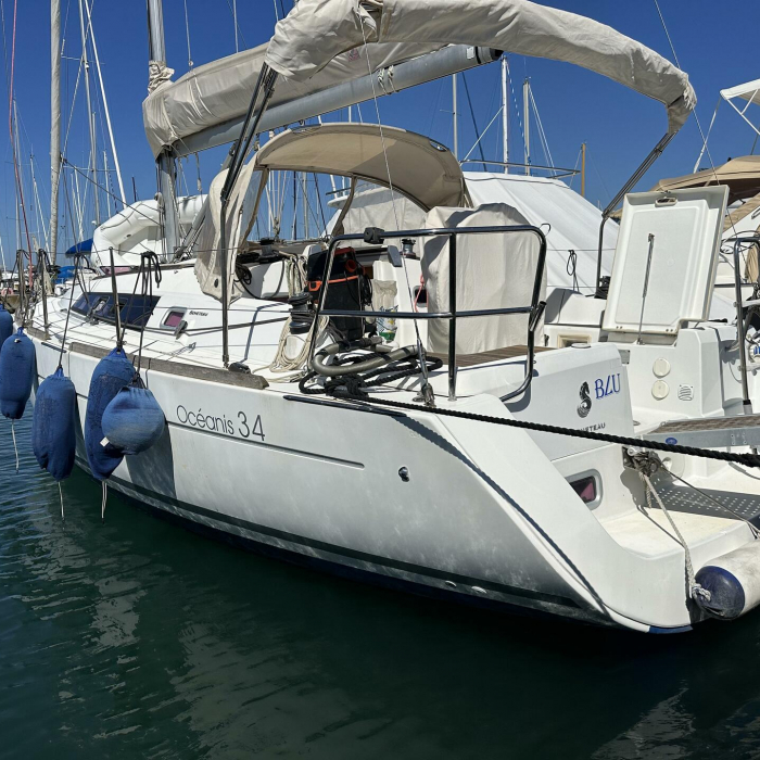 Blu | Oceanis 34 photo 15