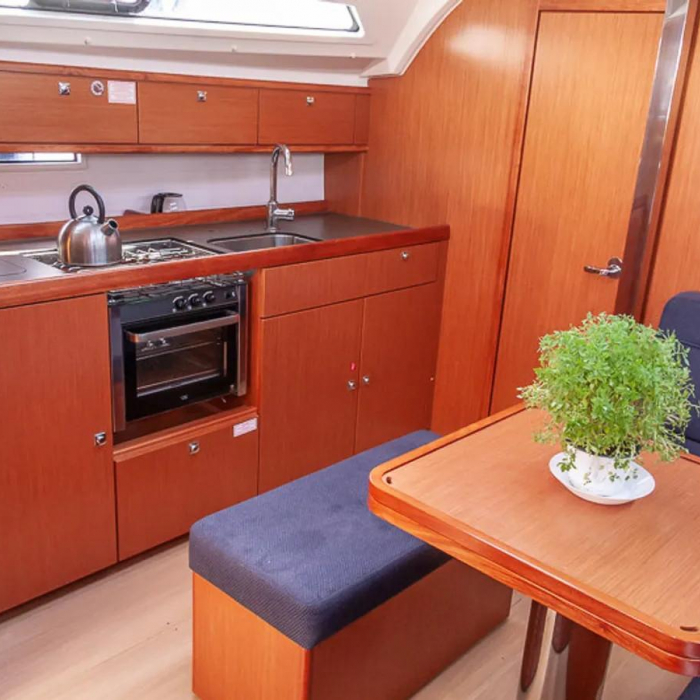 Ioli | Bavaria 41 Cruiser photo 5