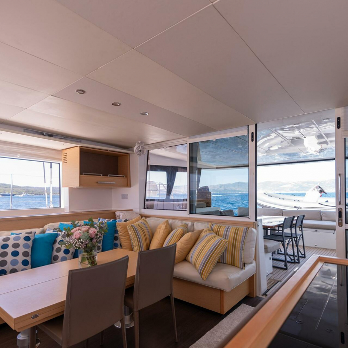 Amber | Lagoon 560 photo 10