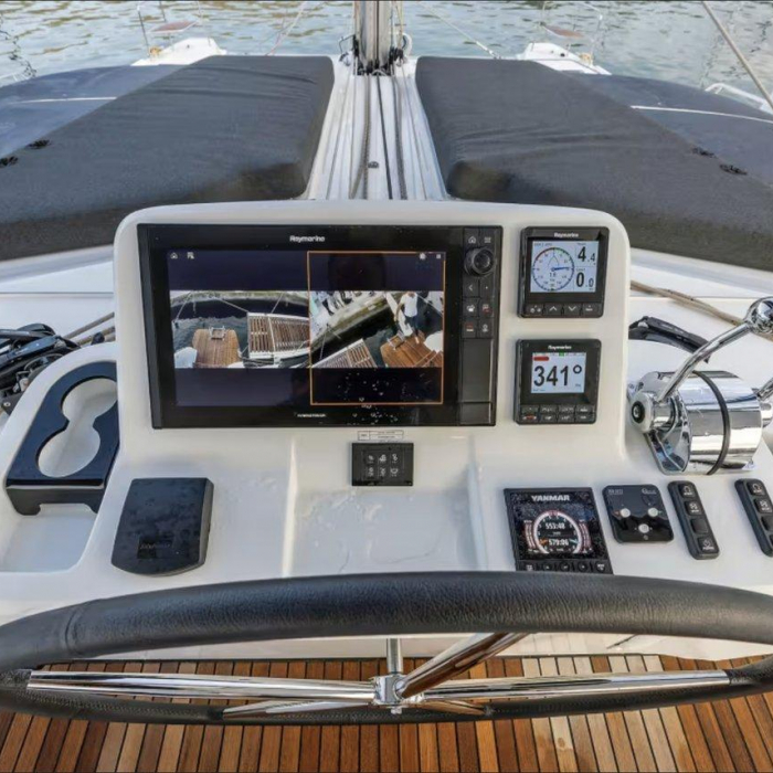 Arctic Dream | Lagoon 51 photo 8