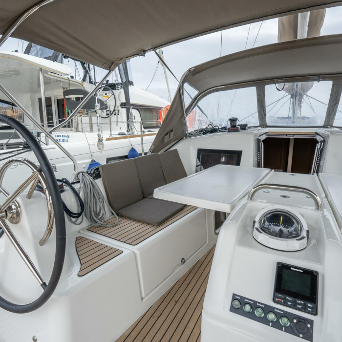 DELLA GRAZIA | Sun Odyssey 410 photo 1