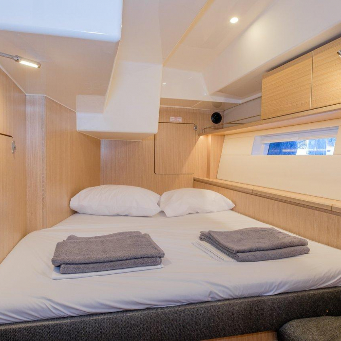 Ghost | Bavaria C57 photo 9