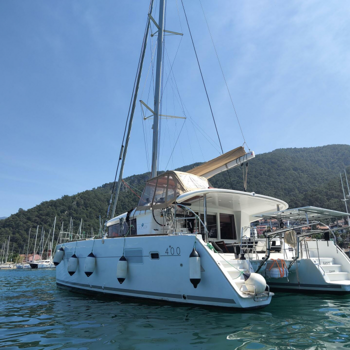 Santi | Lagoon 400 photo 3