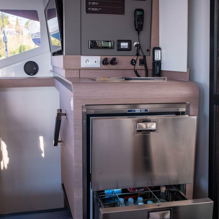 Artemis | Fountaine Pajot Isla 40 photo 25