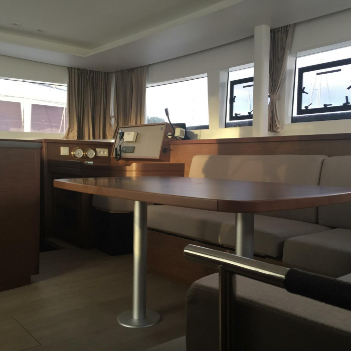 Toja | Lagoon 450 SporTop photo 13