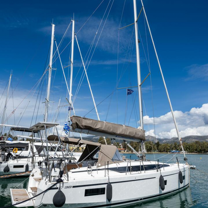 Trata | Bavaria C38 photo 4