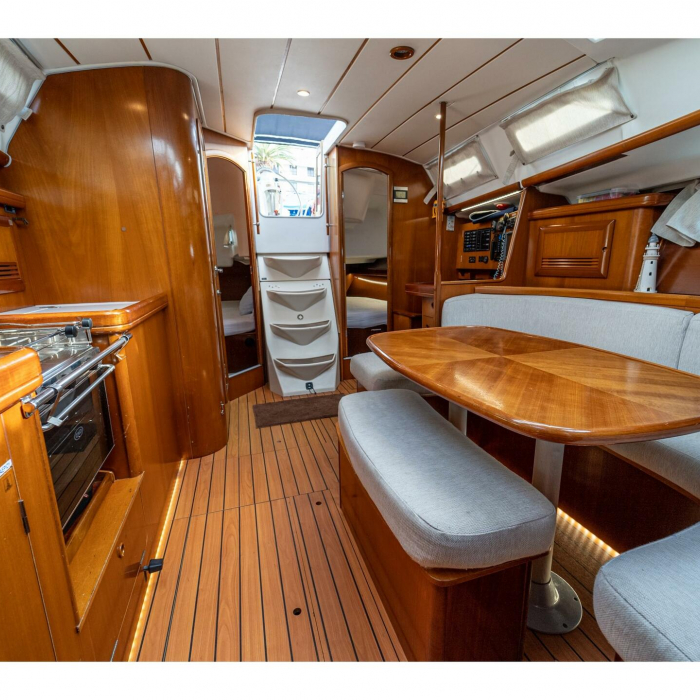 Aeolian Too (Solar, heating, Plotter) | Oceanis 393 Clipper photo 10