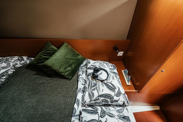 Happy | Oceanis 38 photo 14