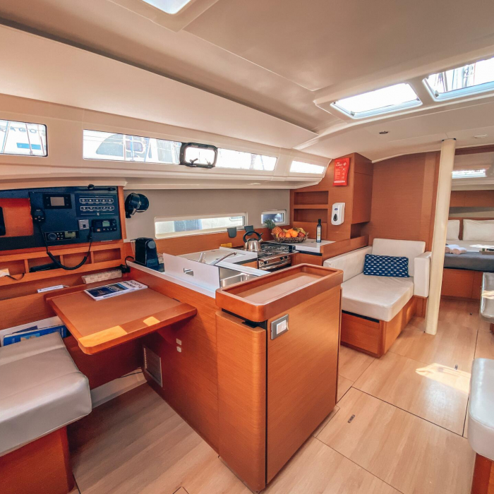 Aquaholic | Sun Odyssey 410 photo 6