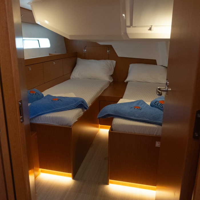 Iris | Bavaria C46 photo 9