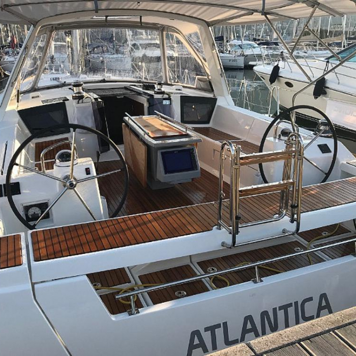 Atlantica | Oceanis 45 photo 8