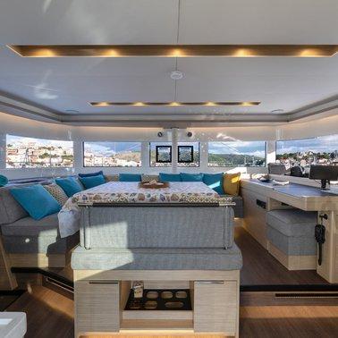 Twin Joy + | Lagoon 51 photo 4