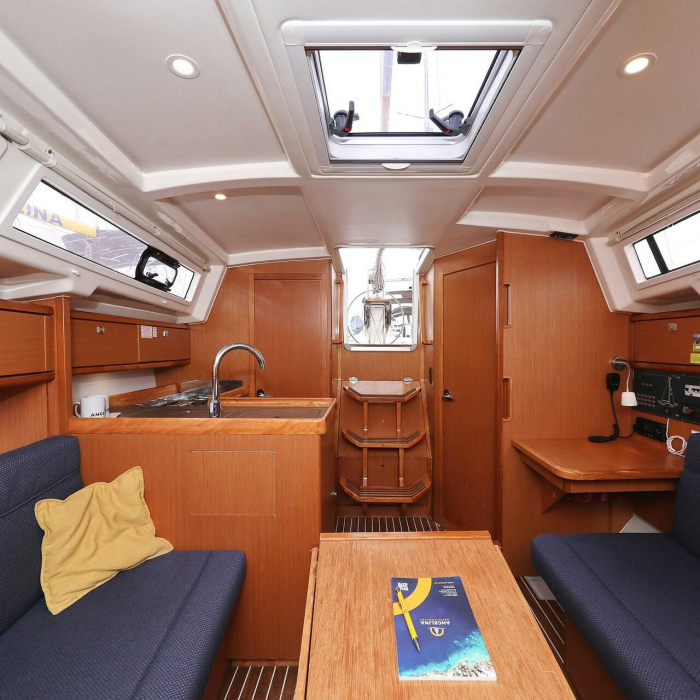 Homeoffice | Bavaria Cruiser 33 photo 34