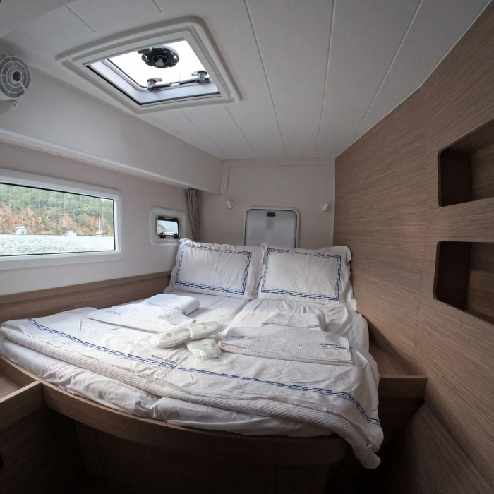 Rena | Lagoon 42 photo 6