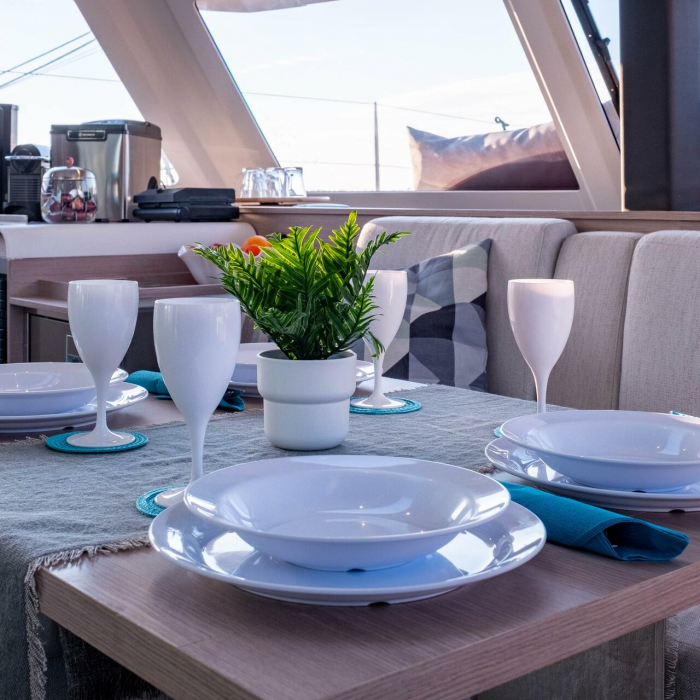 Artemis | Fountaine Pajot Isla 40 photo 15