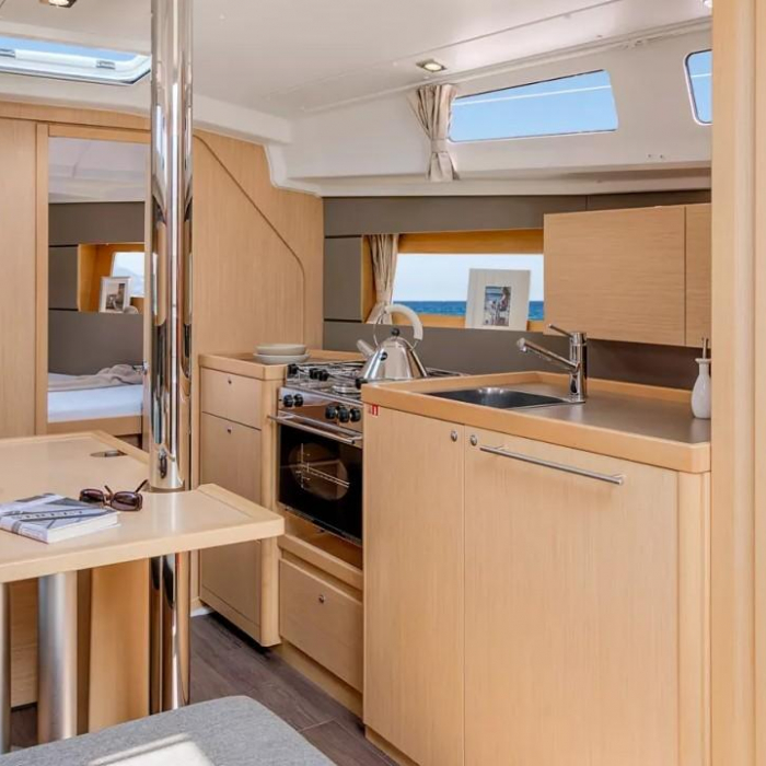 Blondi | Oceanis 35 photo 10