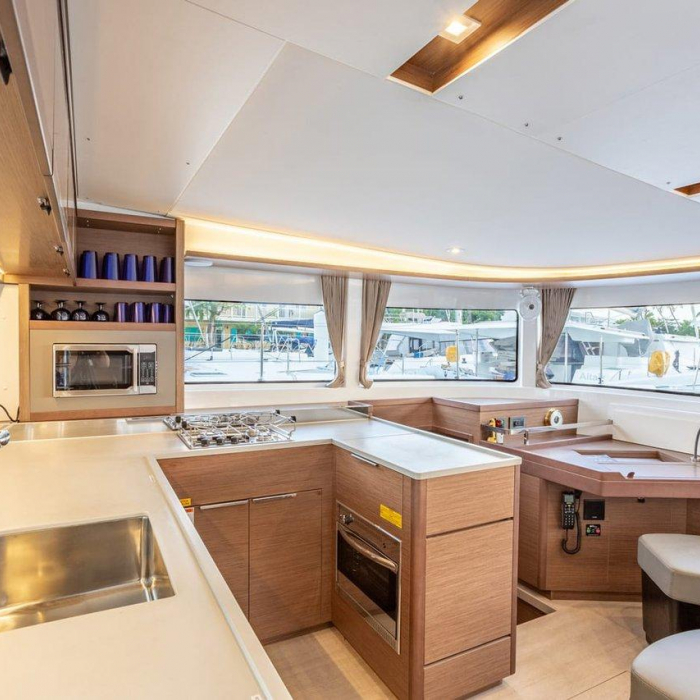 Mondango | Lagoon 46 photo 14