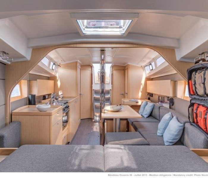 Missy | Oceanis 38.1 photo 21