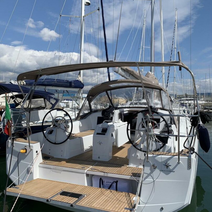 Bella | Sun Odyssey 410 photo 2