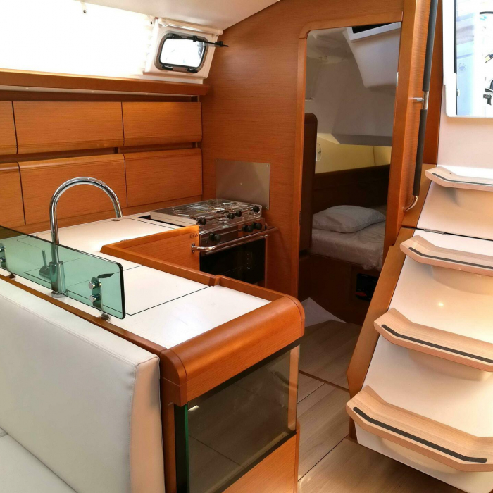 Economy | Sun Odyssey 449 photo 6