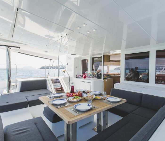 Blue Moon | Lagoon 52F photo 20