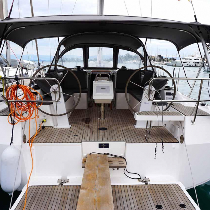 Alexis | Bavaria C42 photo 3