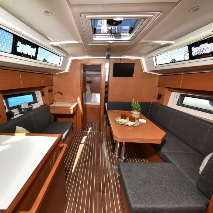 Seka VI | Bavaria C38 photo 7
