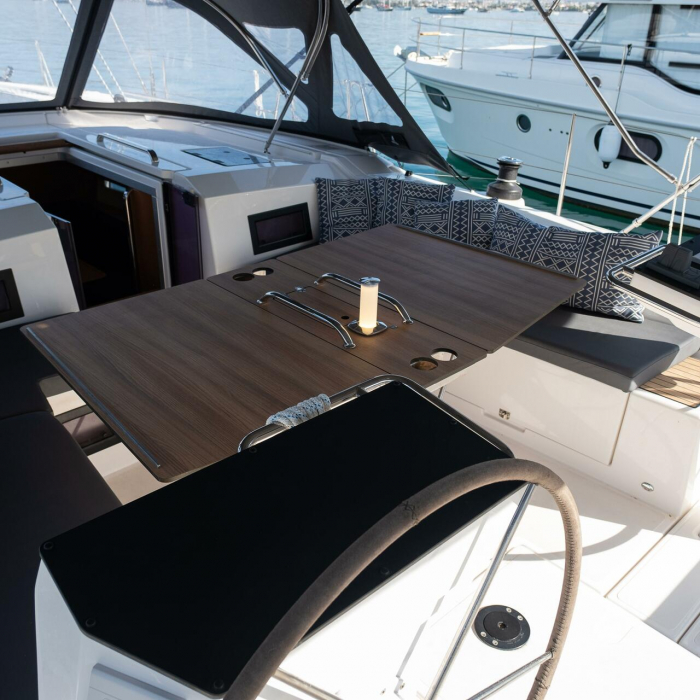 Iris | Bavaria C46 photo 5