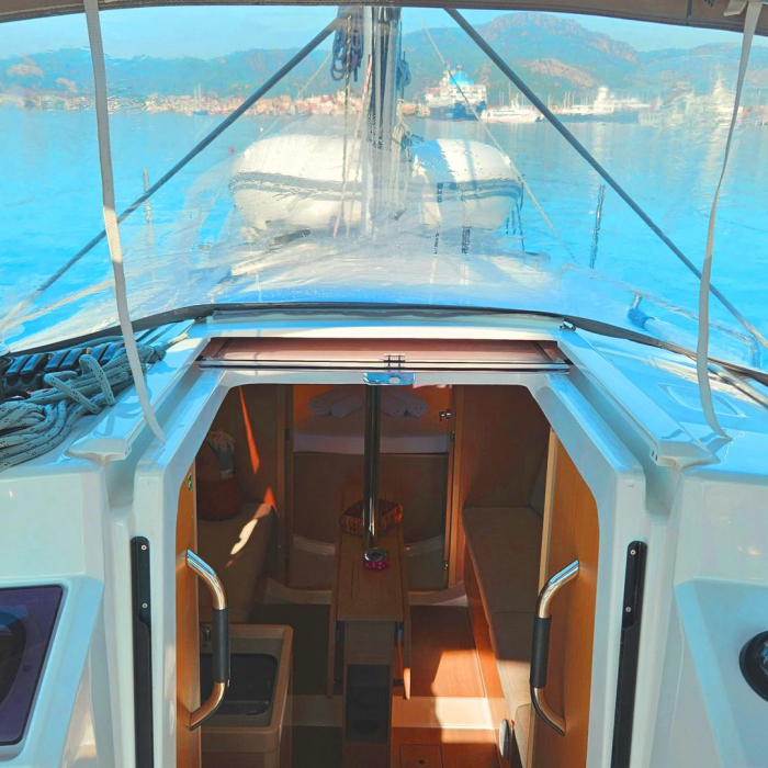 Lima | Oceanis 30.1 photo 6