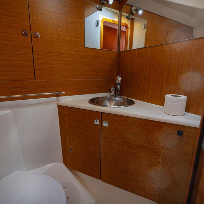 Ana B. | Sun Odyssey 49i photo 20