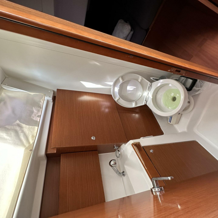 Rania | Oceanis 38.1 photo 12