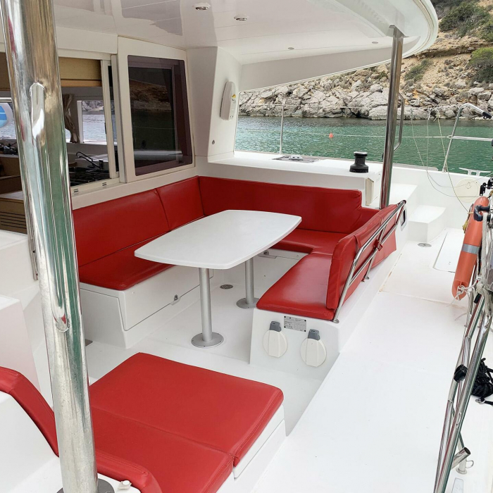 Nusa | Lagoon 400 photo 13