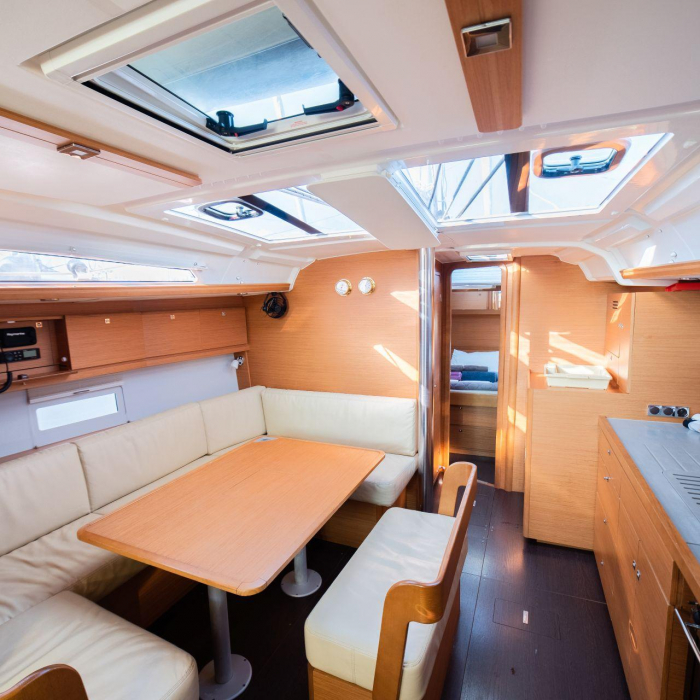 M T POCKETS | Dufour 430 GL photo 7