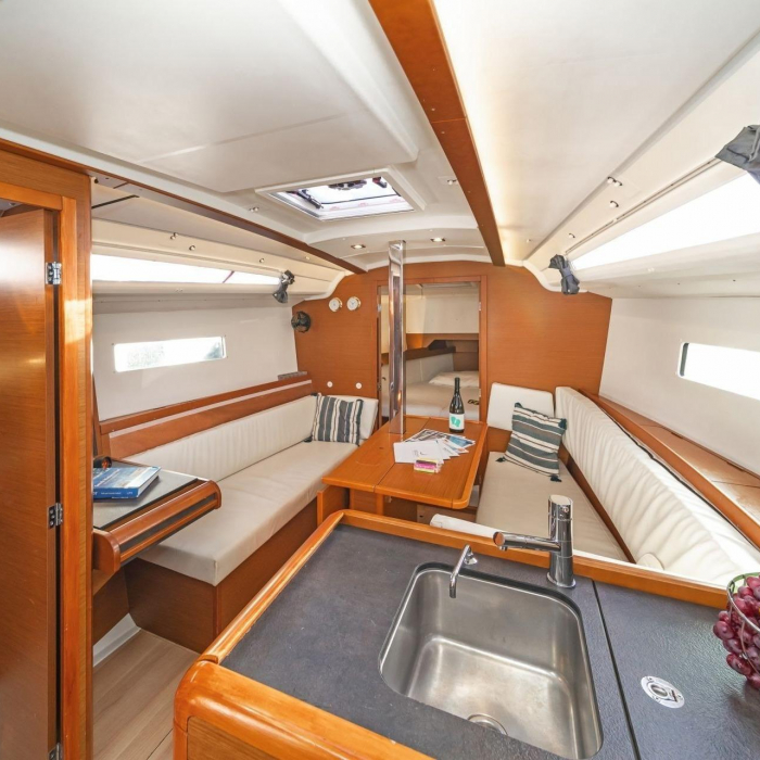 AGIOS NIKOLAOS | Sun Odyssey 349 photo 2